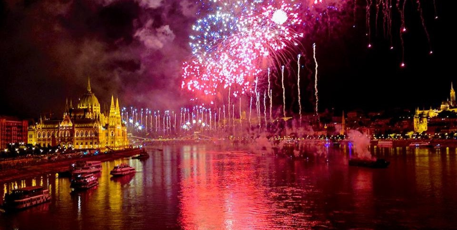 Crociera turistica con fuochi d´artificio e 1 drink