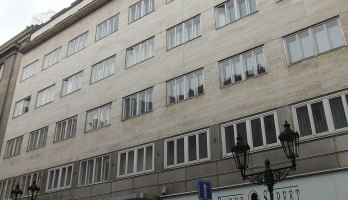 Theater Broadway - WOW Schwarzlichttheater