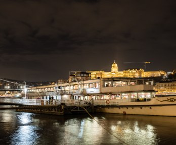 Wine or Prosecco Cruise