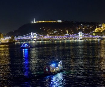 Unbegrenzte Glühwein-Kreuzfahrt