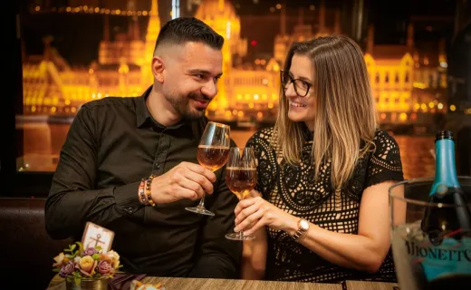 Croisière feu d’artifice avec dîner de gala 4 services et spectacle de piano
